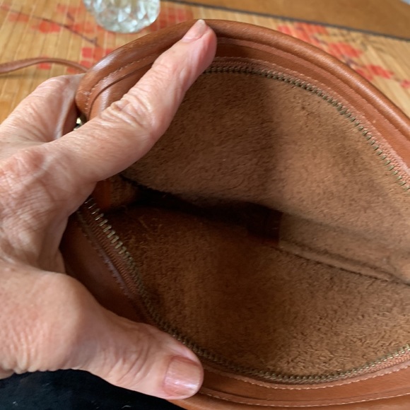 Vintage Coach Leather Carnival Crossbody 9925 - Picture 9 of 9